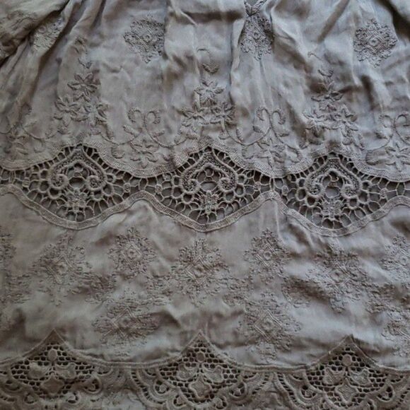 NWT Ladies Off the shoulder Top. GREY. Size: Medium - Picture 8 of 8